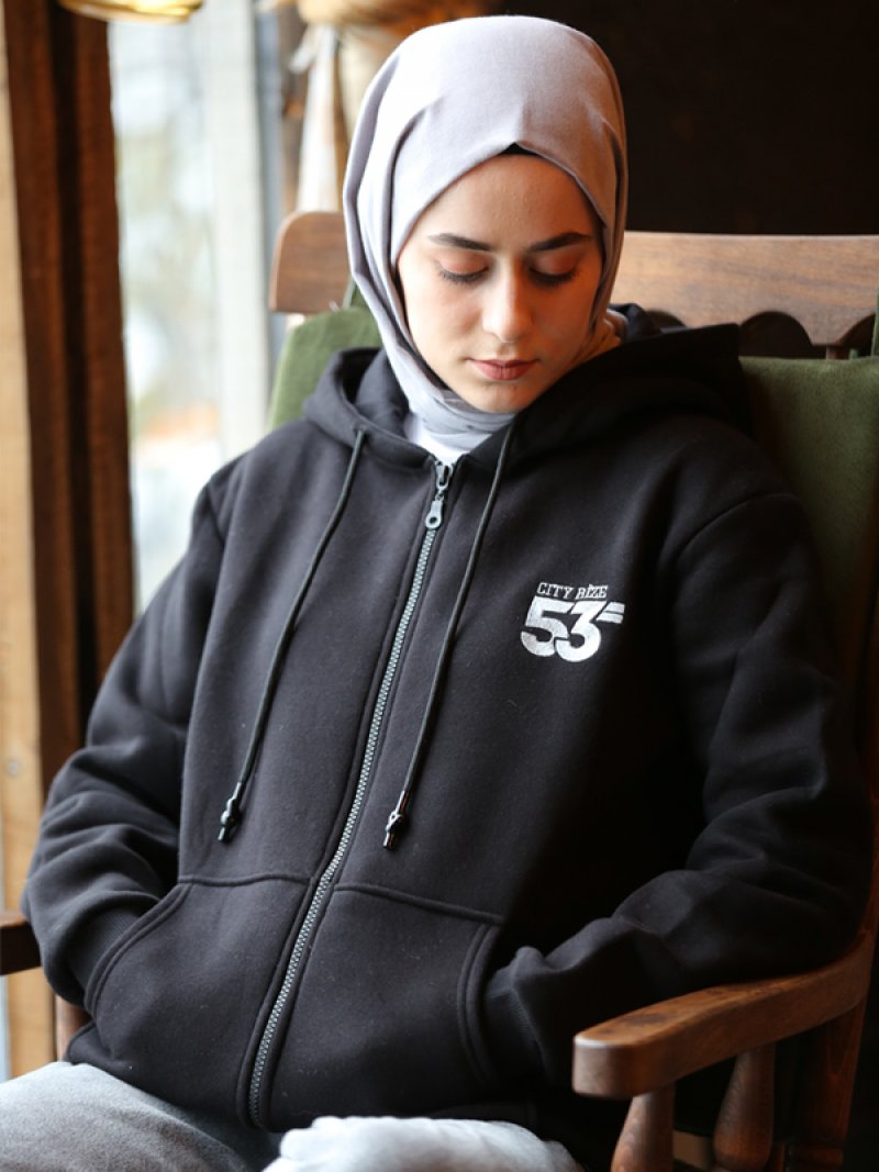 53 Markalı Siyah Cepli Fermuarlı Kapüşonlu Unisex Sweatshirt